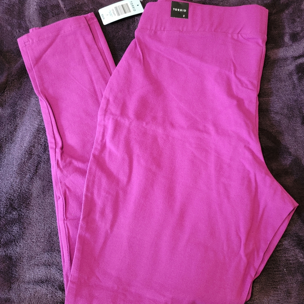 NWT. Torrid Size 2 Fuschia Leggings